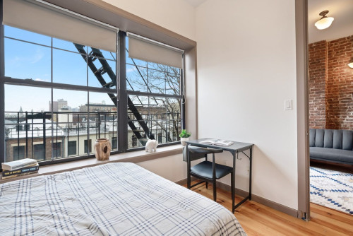 Trendy Private ROOM in Harlem: Harlem - Gallery - 15