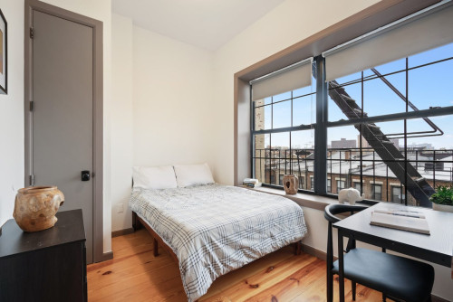 Trendy Private ROOM in Harlem: Harlem - Gallery - 14