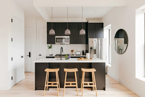 Harmonious ROOM at The Owens House: Bedford-Stuyvesant - Gallery - 10