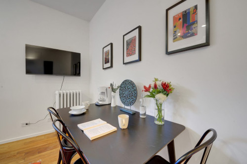 Cute ROOM at The Atlantic House: Bedford-Stuyvesant  - Gallery -  5