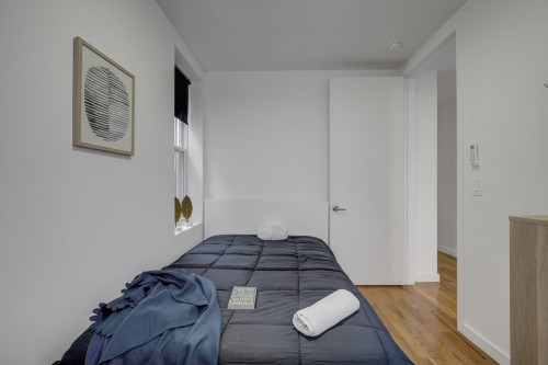 Functional ROOM at The Woodbine House: Flushing - Gallery - 12