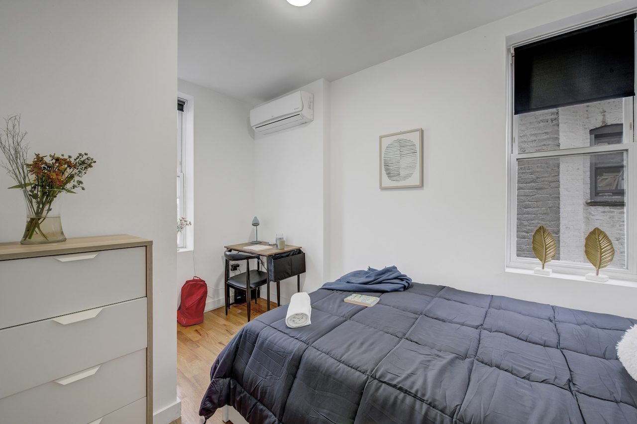 Functional ROOM At The Woodbine House: Flushing - Functional ROOM At The Woodbine House - Functional ROOM at The Woodbine House: Flushing - Gallery - 20