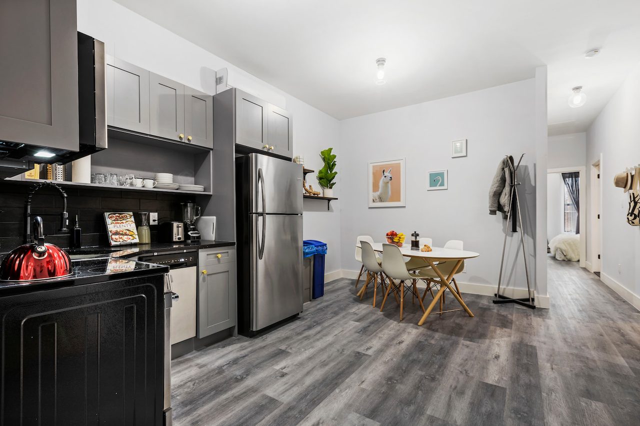  Cute Private ROOM In Flatbush: Flatbush - Cute Private ROOM In Flatbush  -  Cute Private ROOM in Flatbush: Flatbush  - Gallery -  24