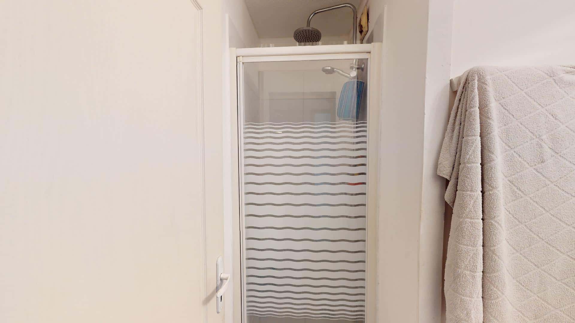  Room  -  Room in Allée de la Colline, Grenoble for 104 m² with 4 bedrooms  - Gallery -  1