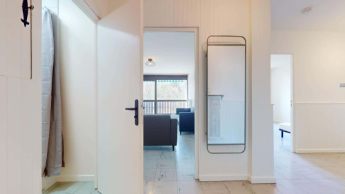 Room in Rue Claude Kogan, Grenoble for 110 m² with 6 bedrooms