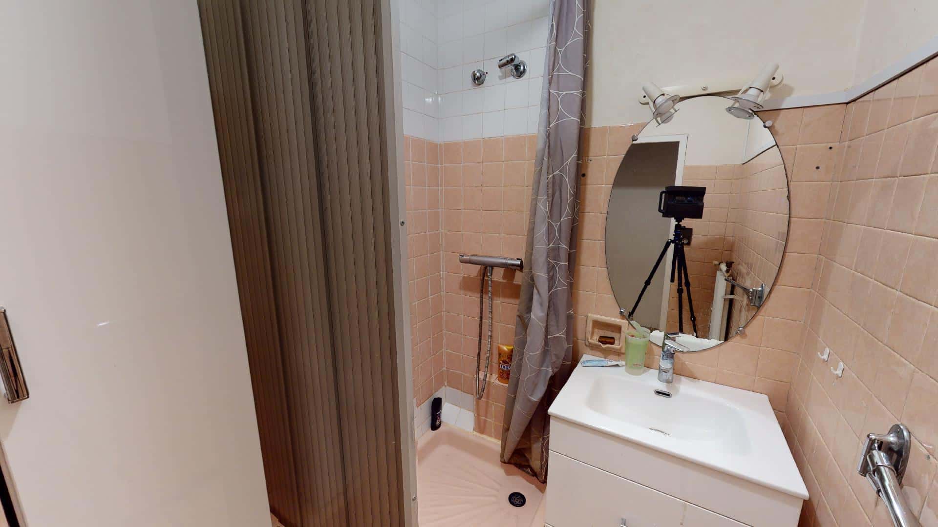  Room  -  Room in Avenue Washington, Grenoble for 72 m² with 3 bedrooms  - Gallery -  5