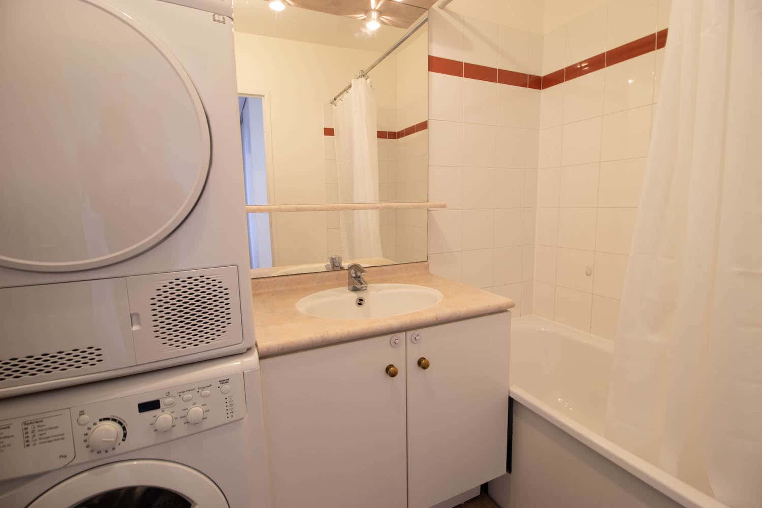  Single Room  -  11 m² industrial room for rent  - Gallery -  2