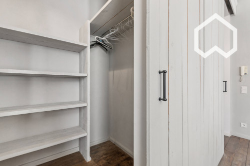 Unique 69 sqm Loft Apartment with Gallery Sleeping Area - Gallery - 6