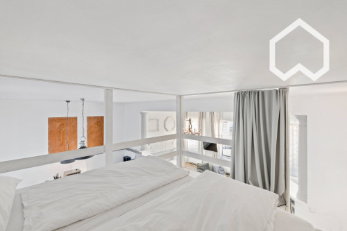 Unique 69 sqm Loft Apartment with Gallery Sleeping Area - Gallery - 8