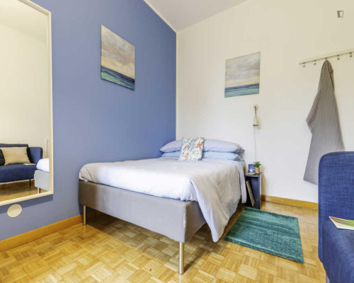 Lovely double bedroom not far from the Campus di Biologia e Biomedicina "Fiore di Botta"