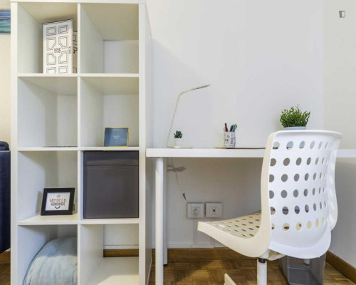 Lovely double bedroom not far from the Campus di Biologia e Biomedicina "Fiore di Botta"