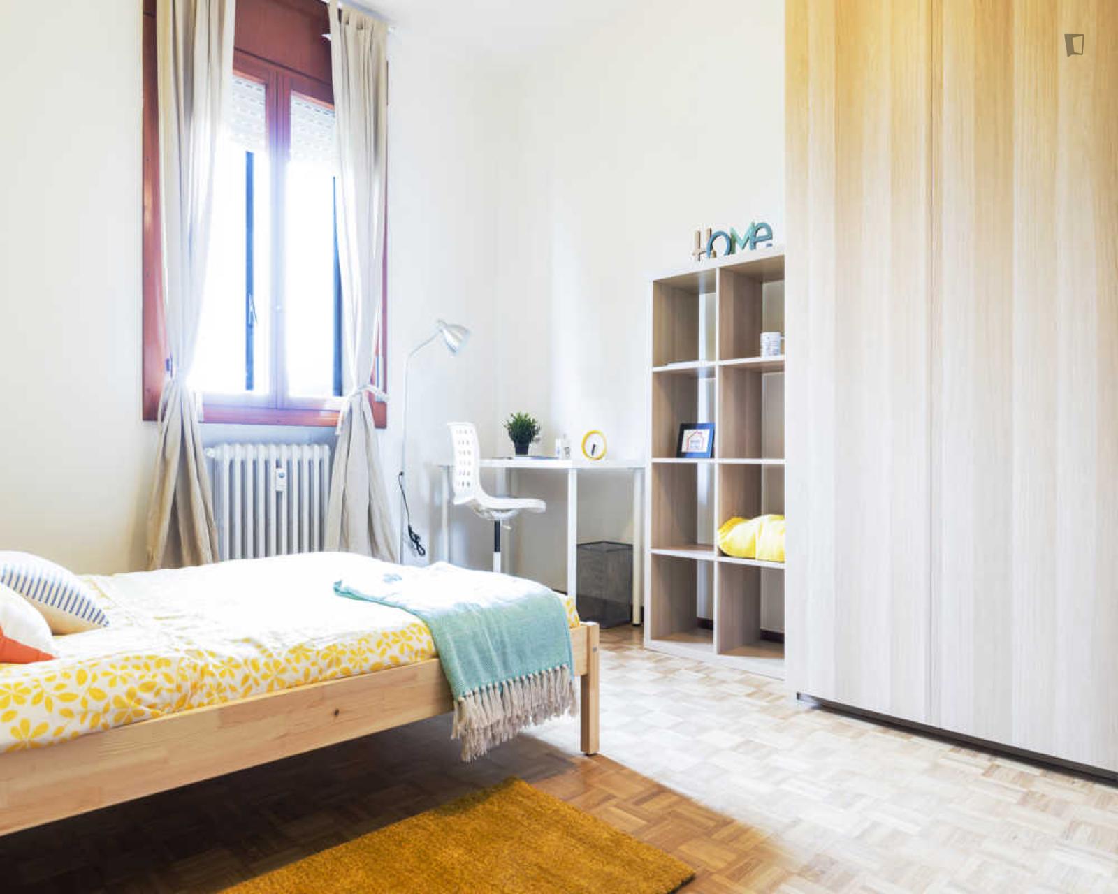 Lovely Double Bedroom In A 3-Bedroom Apartment Near Parco Delle Farfalle - 1