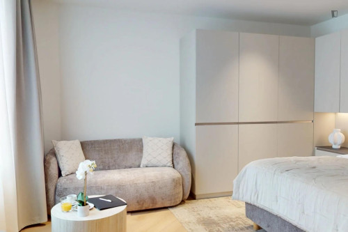 Very nice studio next to the Geneva Airport