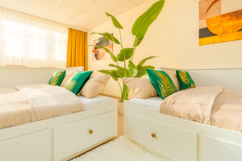 Up to 10 people - 106 sqm designer apartment, prime location, 1 free parking space - Gallery - 5