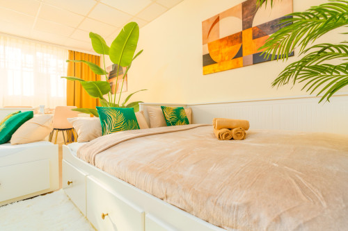 Up to 10 people - 106 sqm designer apartment, prime location, 1 free parking space - Gallery - 7