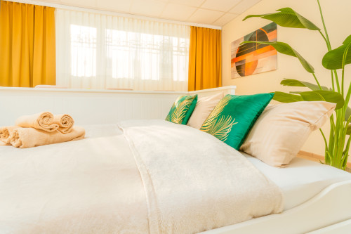 Up to 10 people - 106 sqm designer apartment, prime location, 1 free parking space - Gallery - 6