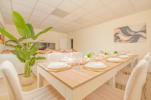 Up to 10 people - 106 sqm designer apartment, prime location, 1 free parking space - Gallery - 17
