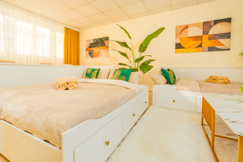 Up to 10 people - 106 sqm designer apartment, prime location, 1 free parking space - Gallery - 8