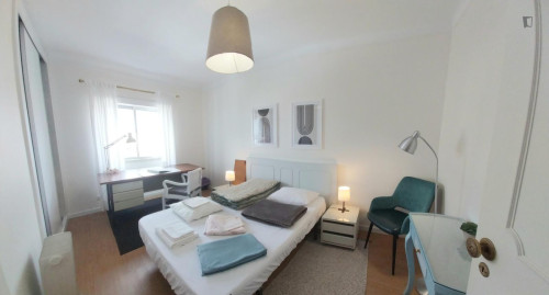 Charming Double Bedroom close to the UC, polos I, III, FEUC and CHUC