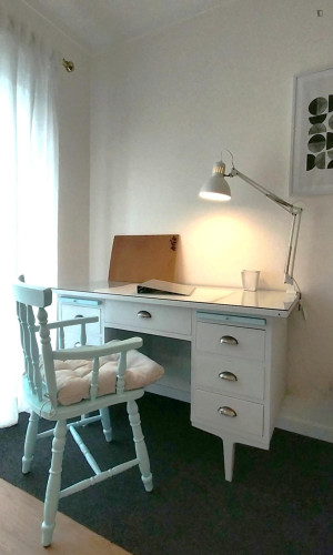 Charming Double Bedroom next to UC, polos I, III, FEUC and CHUC