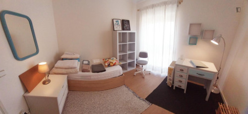 Cosy Single Bedroom next to the UC, polos I, III, FEUC and CHUC