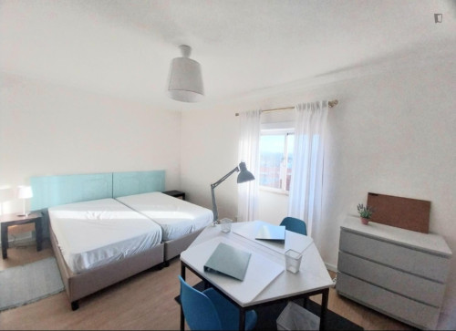 Sublime Twin Bedroom close to the UC, polos I, III, FEUC and CHUC