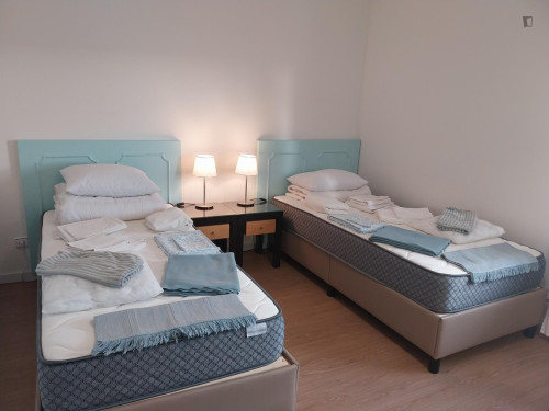 Sublime Twin Bedroom close to the UC, polos I, III, FEUC and CHUC