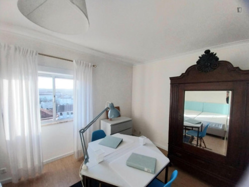 Sublime Twin Bedroom close to the UC, polos I, III, FEUC and CHUC