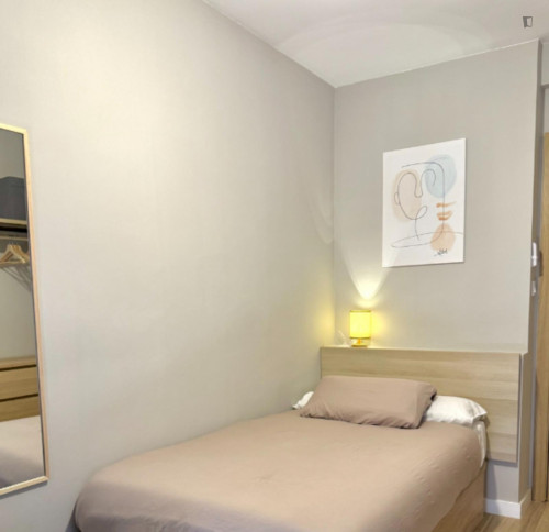 Lovely single bedroom in the centre of Alicante