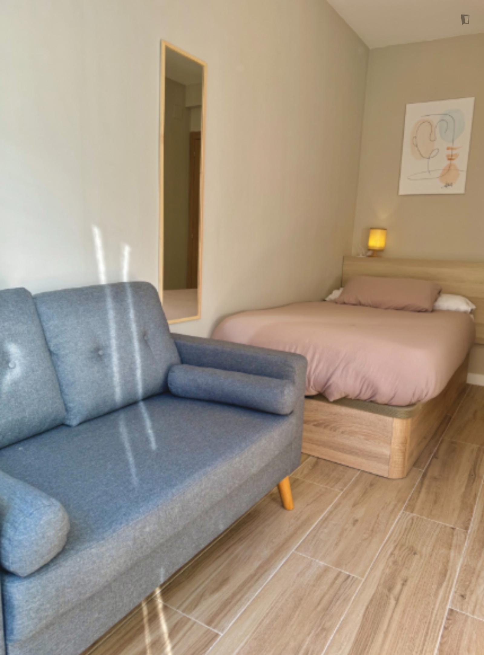  Lovely Single Bedroom In The Centre Of Alicante  -  Lovely single bedroom in the centre of Alicante  - Gallery -  1