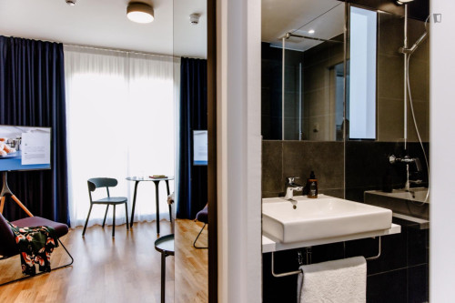 Modern apartment in the Moosach district - Gallery - 14