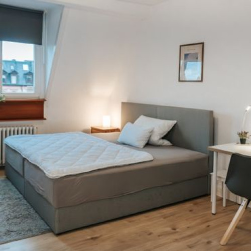 Room in a new 4-person shared apartment on Friedrichsring – historic charm, fully furnished & all-inclusive