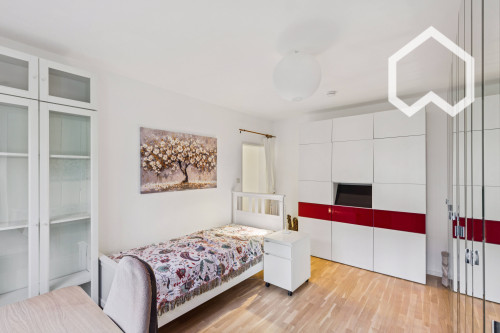 Attractive, Centrally Located 2-Room Apartment - Gallery - 11