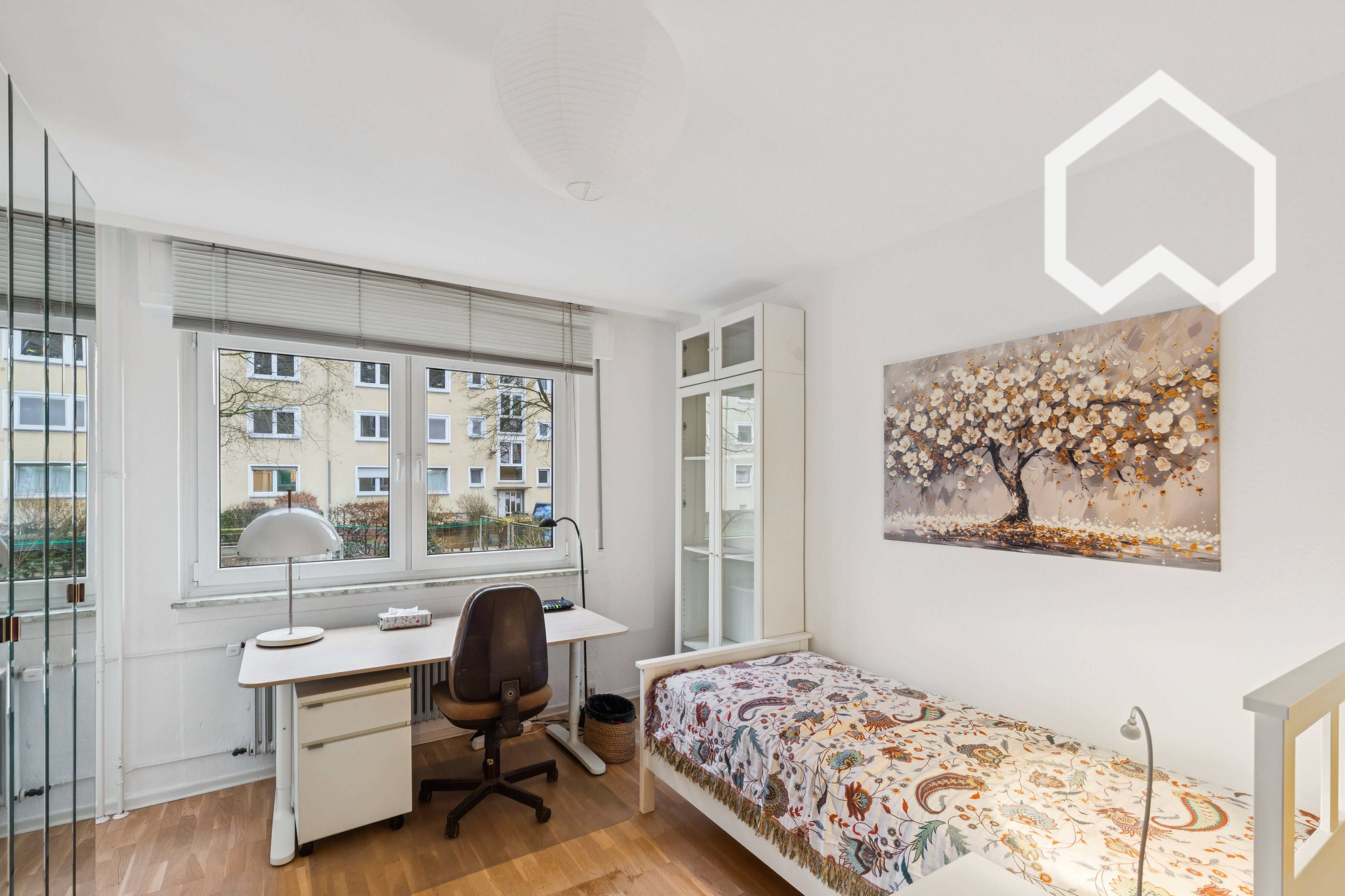 Attractive, Centrally Located 2-Room Apartment - 6