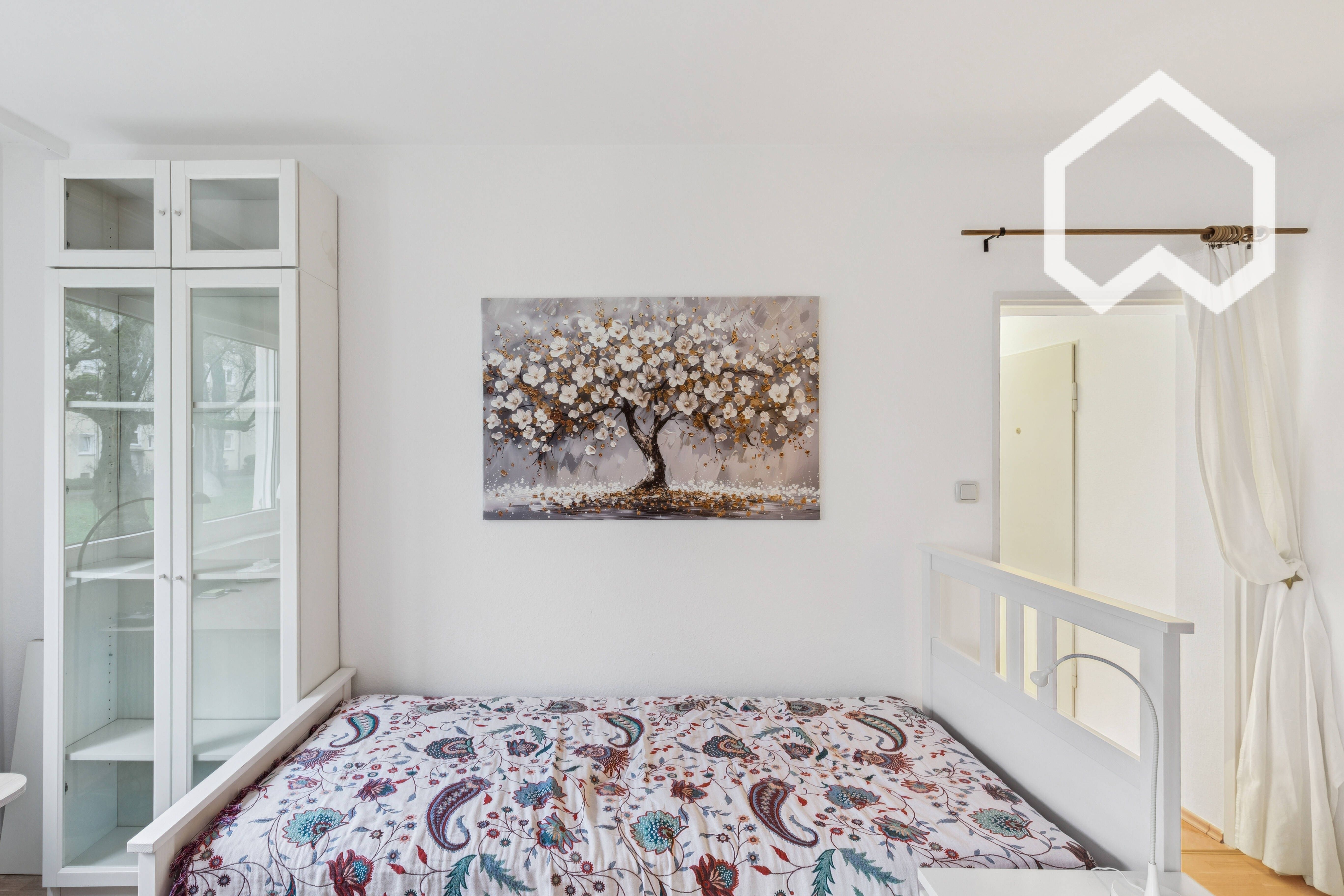 Attractive, Centrally Located 2-Room Apartment - 4