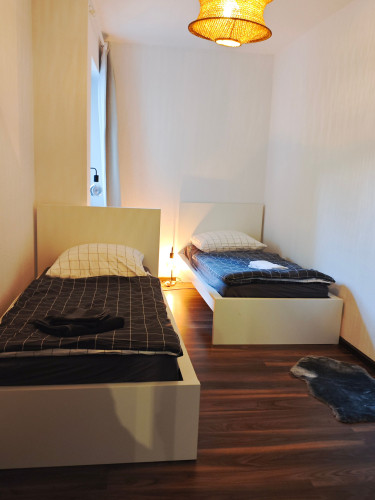 2 Bedrooms l 4 Beds l balcony | kitchen | WiFi