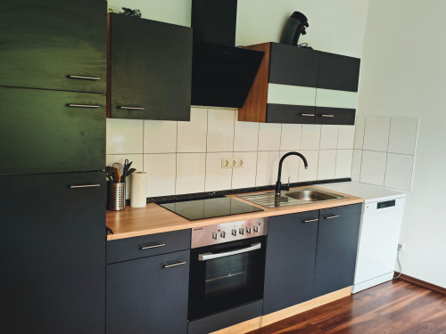 2 Bedrooms l 4 Beds l balcony | kitchen | WiFi