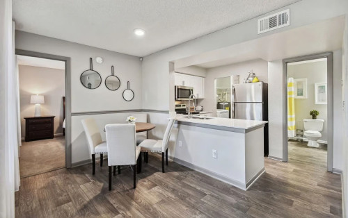 Wellness-Focused Coliving Community in Tranquil Engelwood Park, East Orlando - Gallery - 11