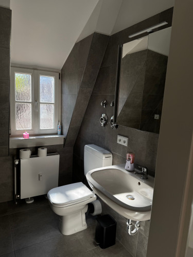 Cozy Attic Old Town Flat with Exposed Brick and Open-Plan Kitchen - Gallery - 15