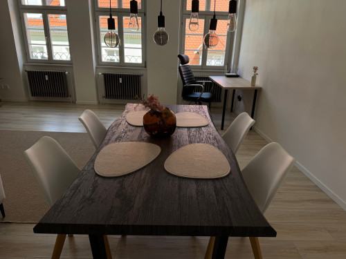 Cozy Attic Old Town Flat with Exposed Brick and Open-Plan Kitchen - Gallery - 11