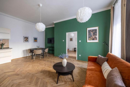 Cozy 2 Bedroom Apartment close to Oktogon Metro