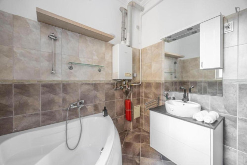 Cozy 2 Bedroom Apartment close to Oktogon Metro - Gallery - 7
