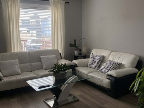 Cozy home a 9 min to Train station