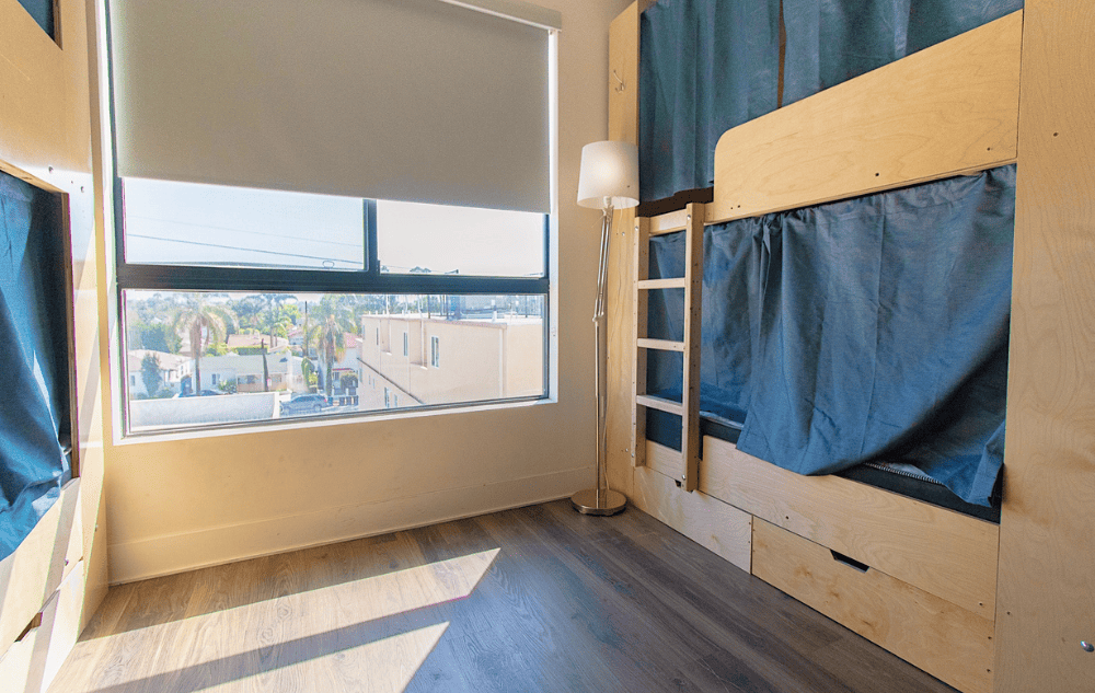  Quadruple Room  -  West LA  - Gallery -  1