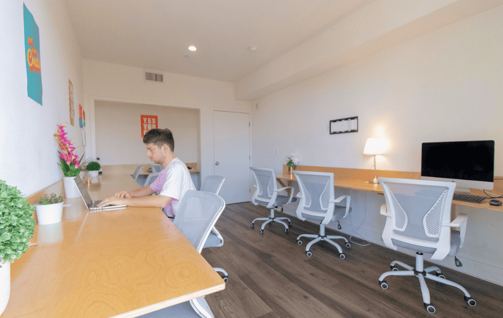 Quadruple Room - West LA - Gallery - 10