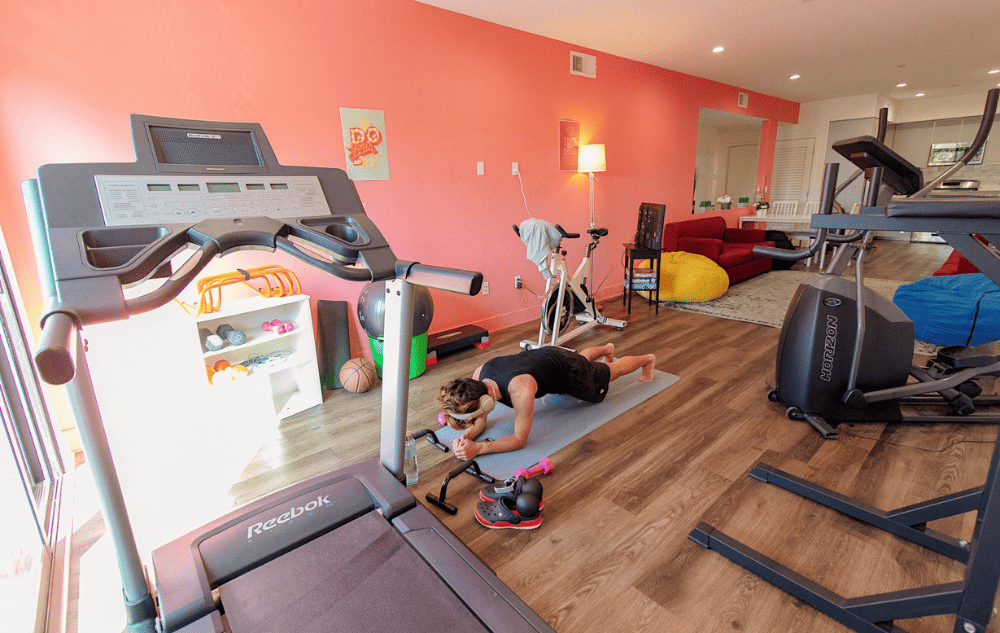Quadruple Room - West LA - Gallery - 2