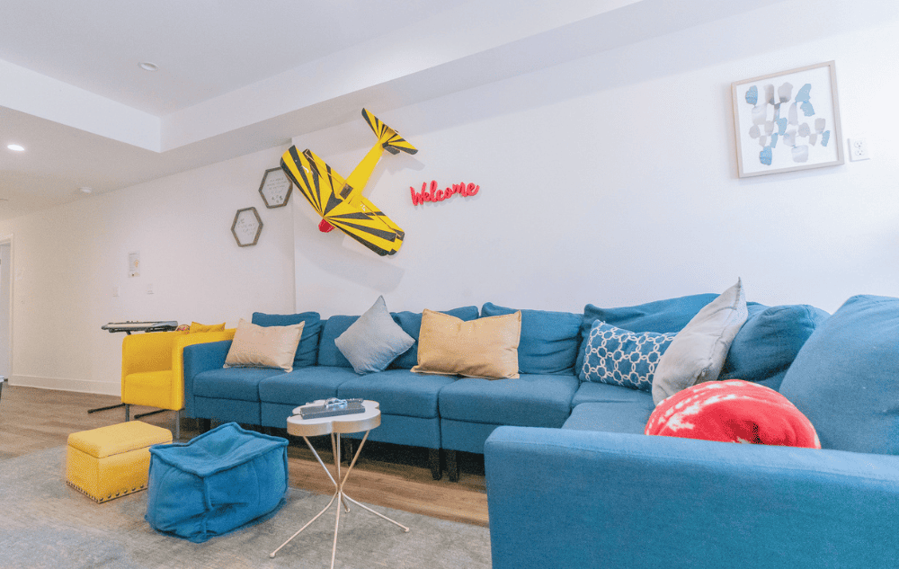 Quadruple Room - West LA - Gallery - 12