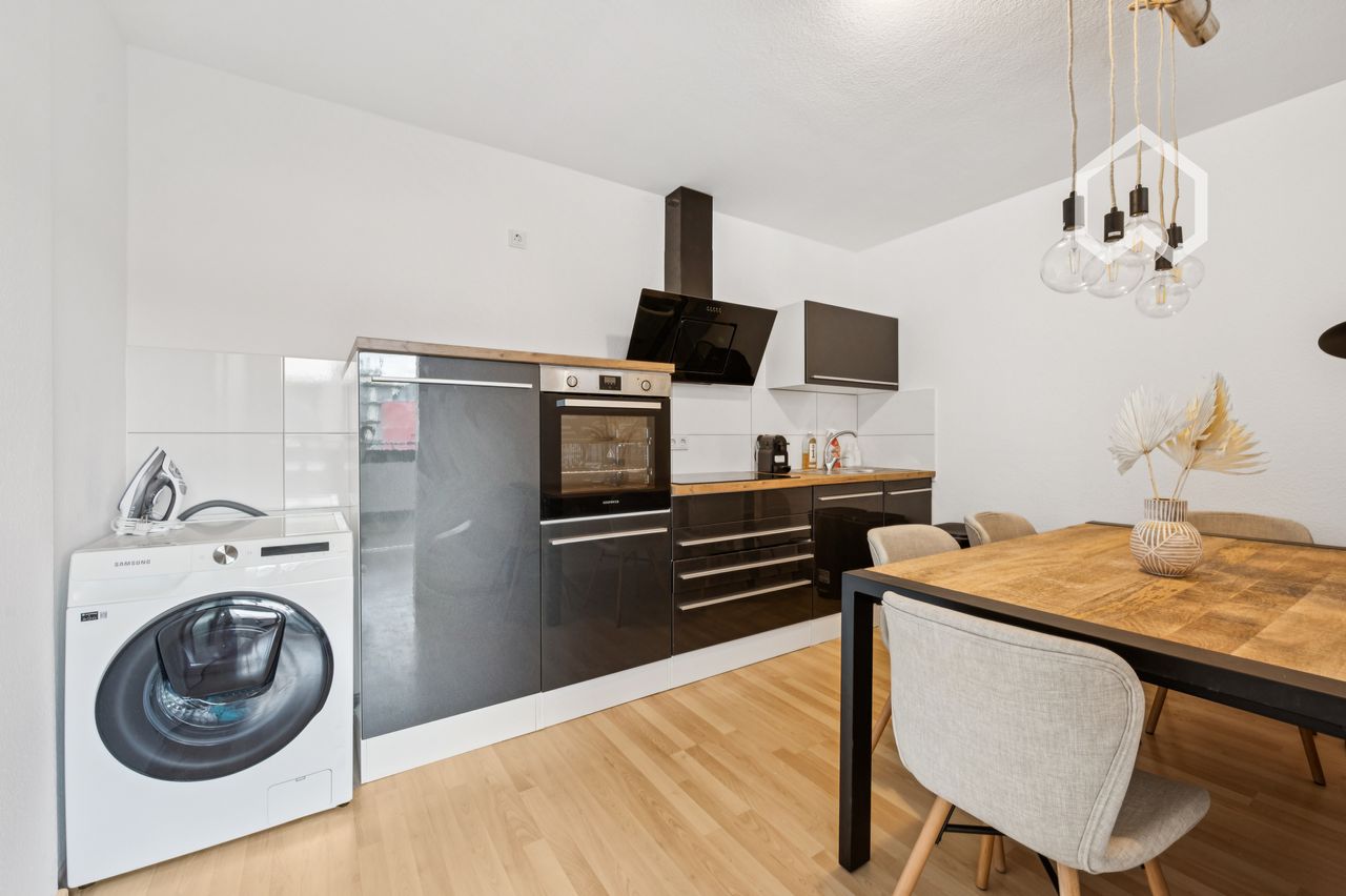 North East Wing – Spacious, Fully Furnished Room with Balcony in Modern Shared Apartment