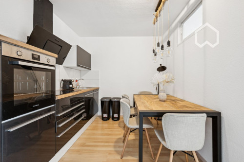North East Wing – Spacious, Fully Furnished Room with Balcony in Modern Shared Apartment  - Gallery -  4