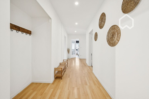 North East Wing – Spacious, Fully Furnished Room with Balcony in Modern Shared Apartment - Gallery - 6